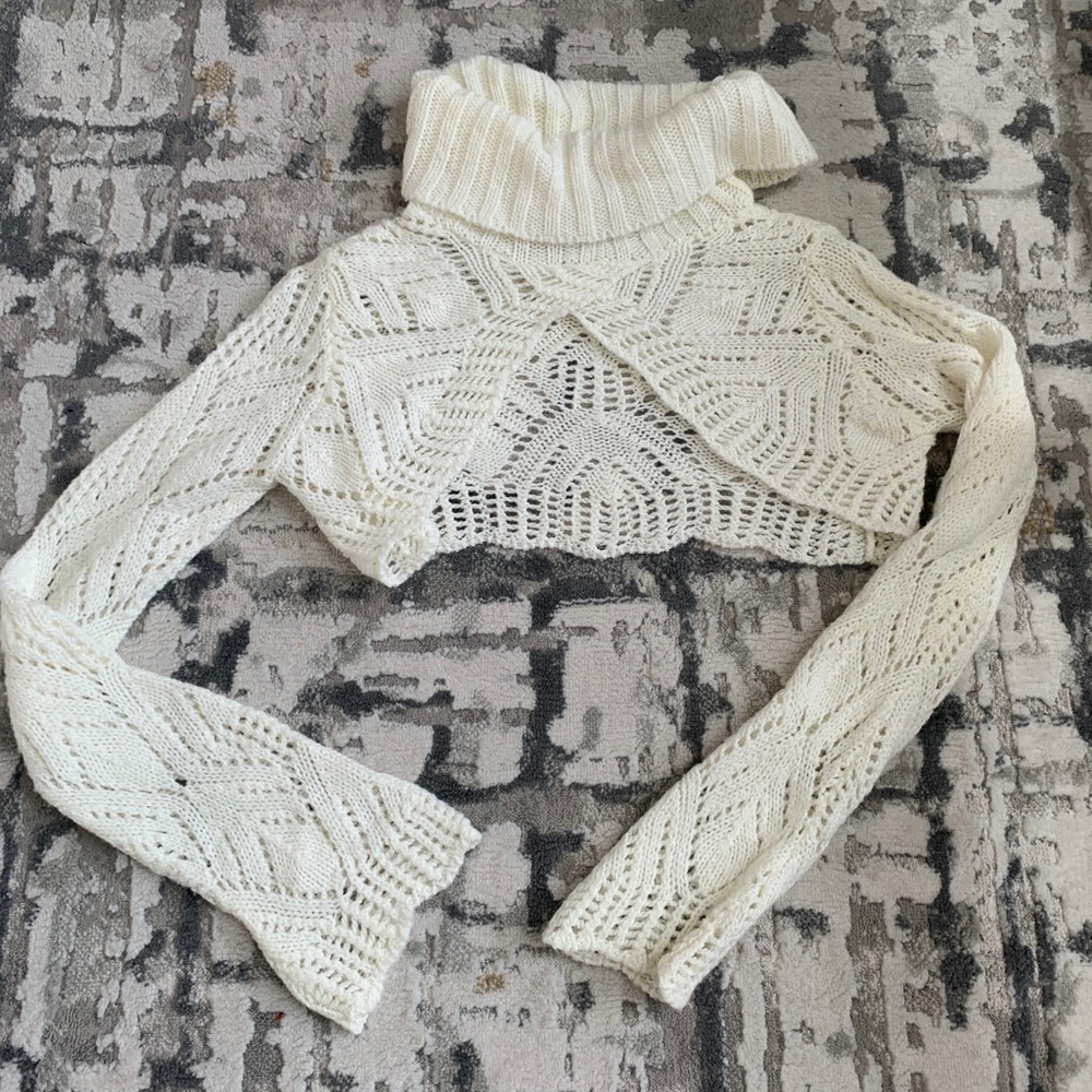 Off white turtle neck sweater